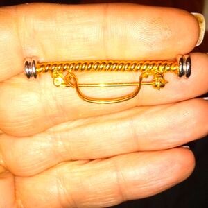 Mary Kay Lapel Charm Holder Pin